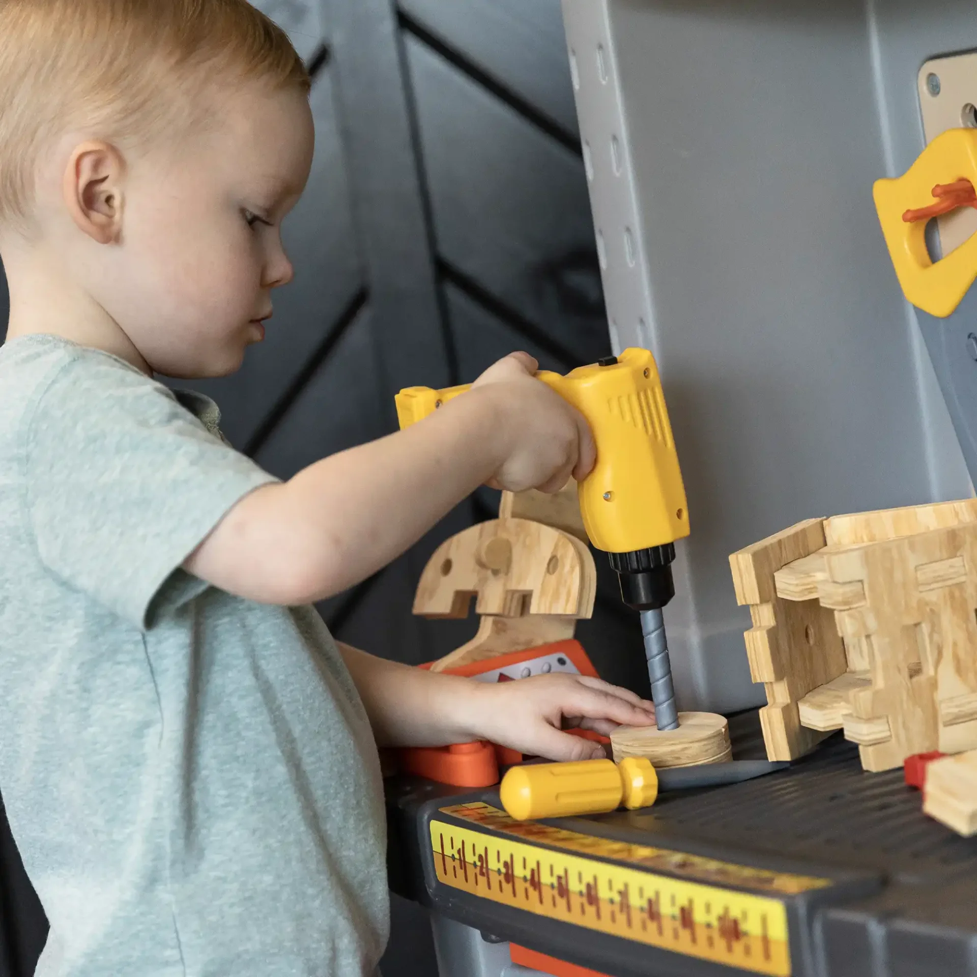 Step2 deluxe workshop playset hotsell