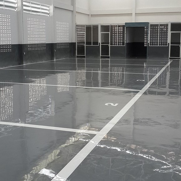 โชว์รูมรถยนต์นิสสัน จ.มหาสารคาม พื้น EPOXY SELF-LEVELING หนา 2 มม.  พื้นที่ 1800 ตรม.