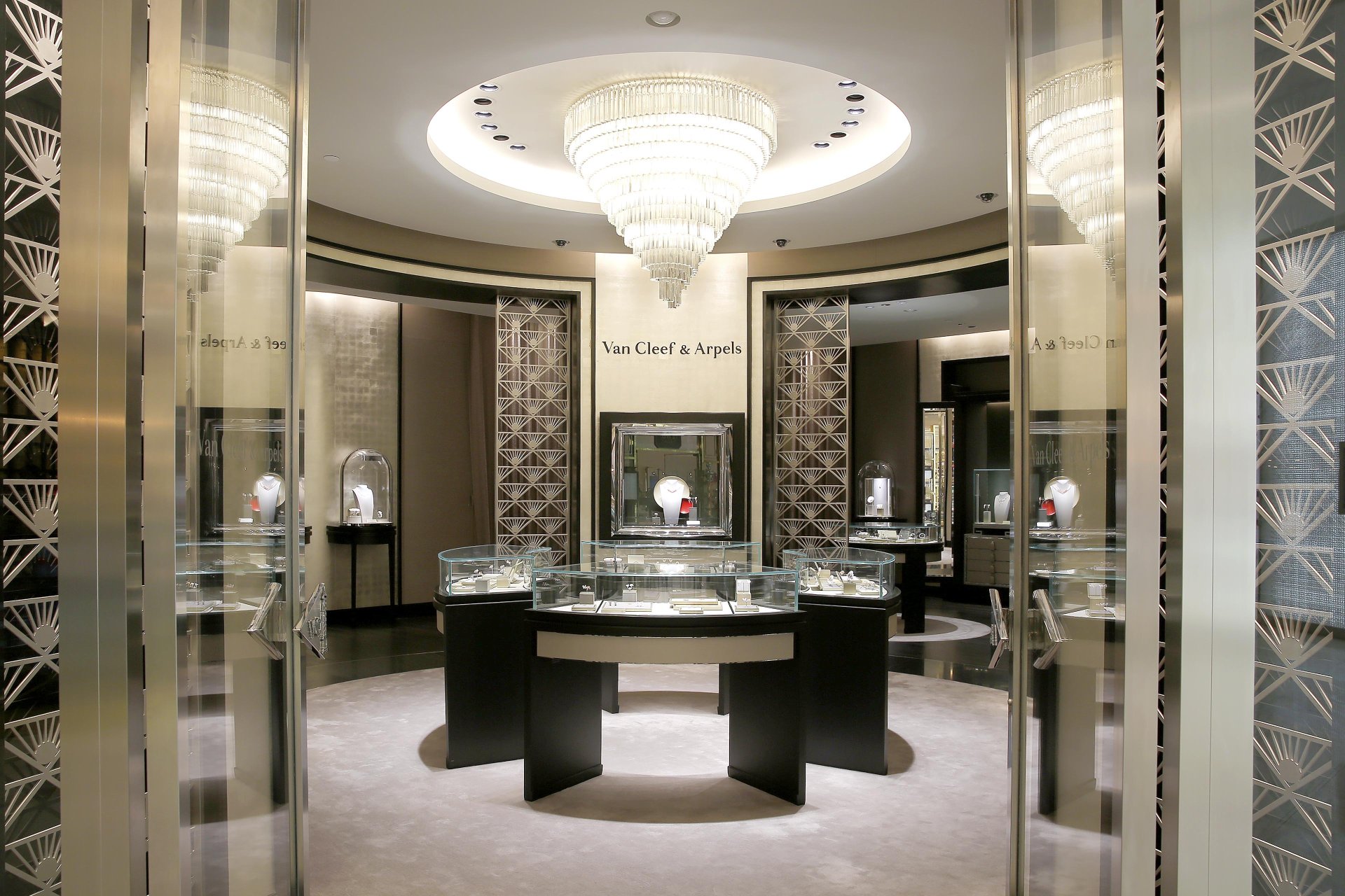 Van Cleef & Arpels Boutique