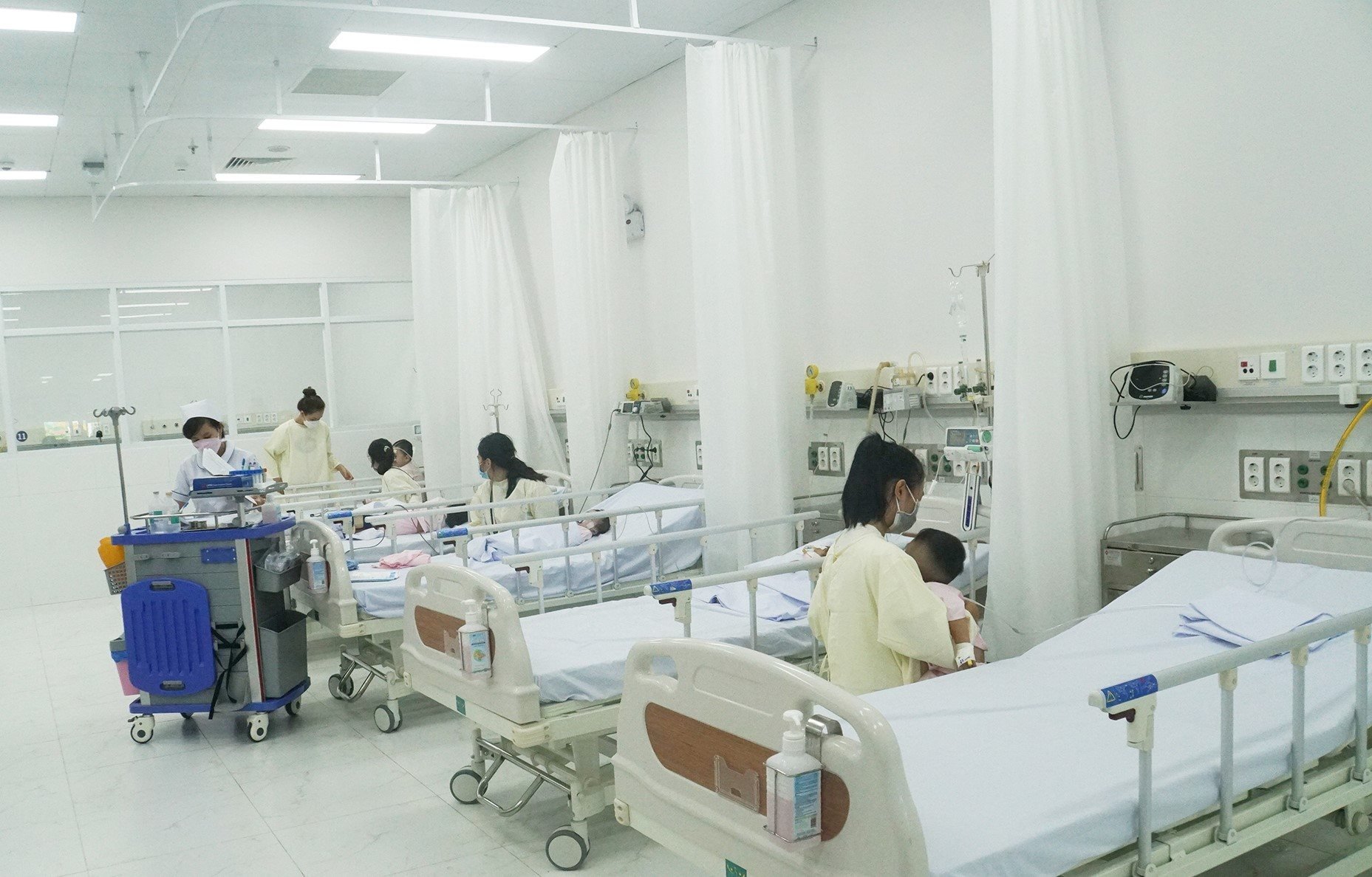 Những tiêu chí cần lưu ý khi chọn mua xe đẩy và bánh xe trong ngành y tế.