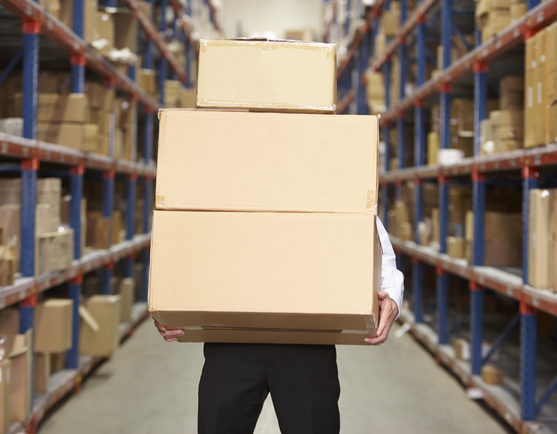 Làm gì khi bê đồ nặng bị đau lưng? Giải pháp và cách phòng ngừa