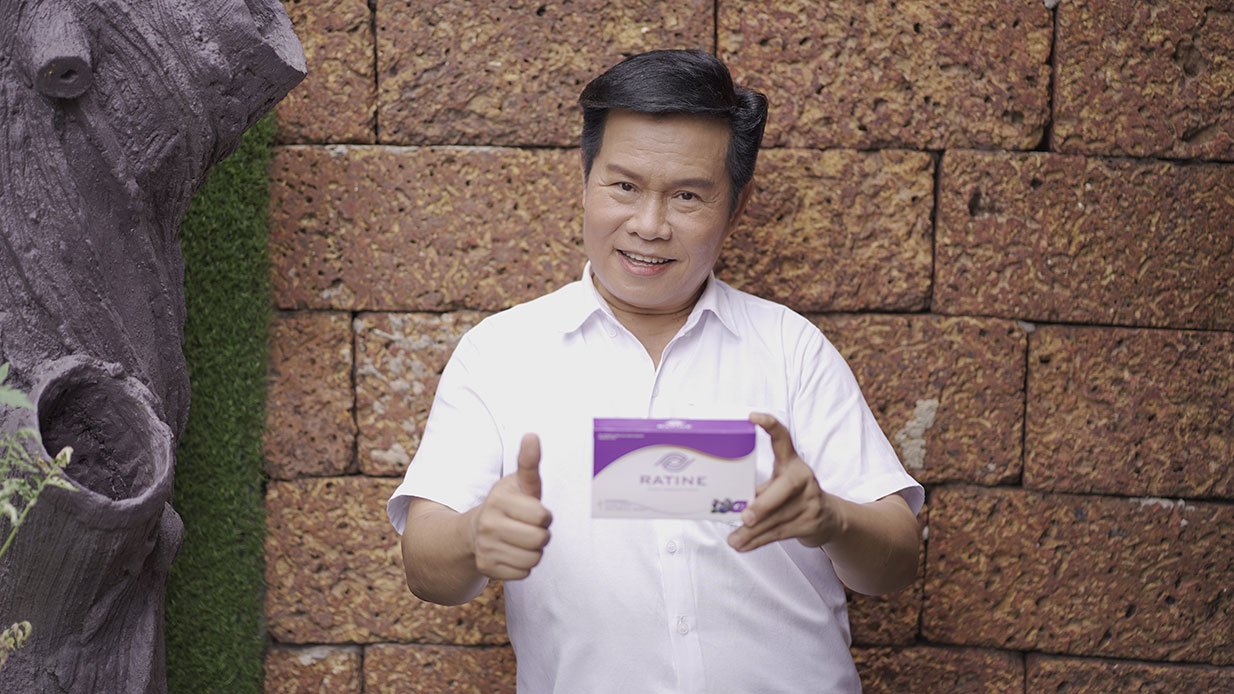 “มนต์สิทธิ์ คำสร้อย” ชีวิตเกือบพัง เล่นคอนเสิร์ตหนัก “ตาหวิดบอด”