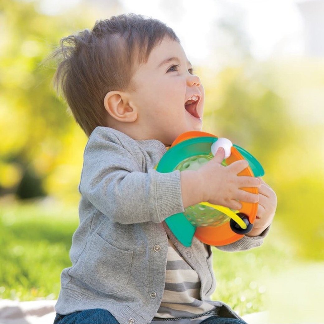 INFANTINO TWINKLE LIGHT & SOUND BALL pungklom