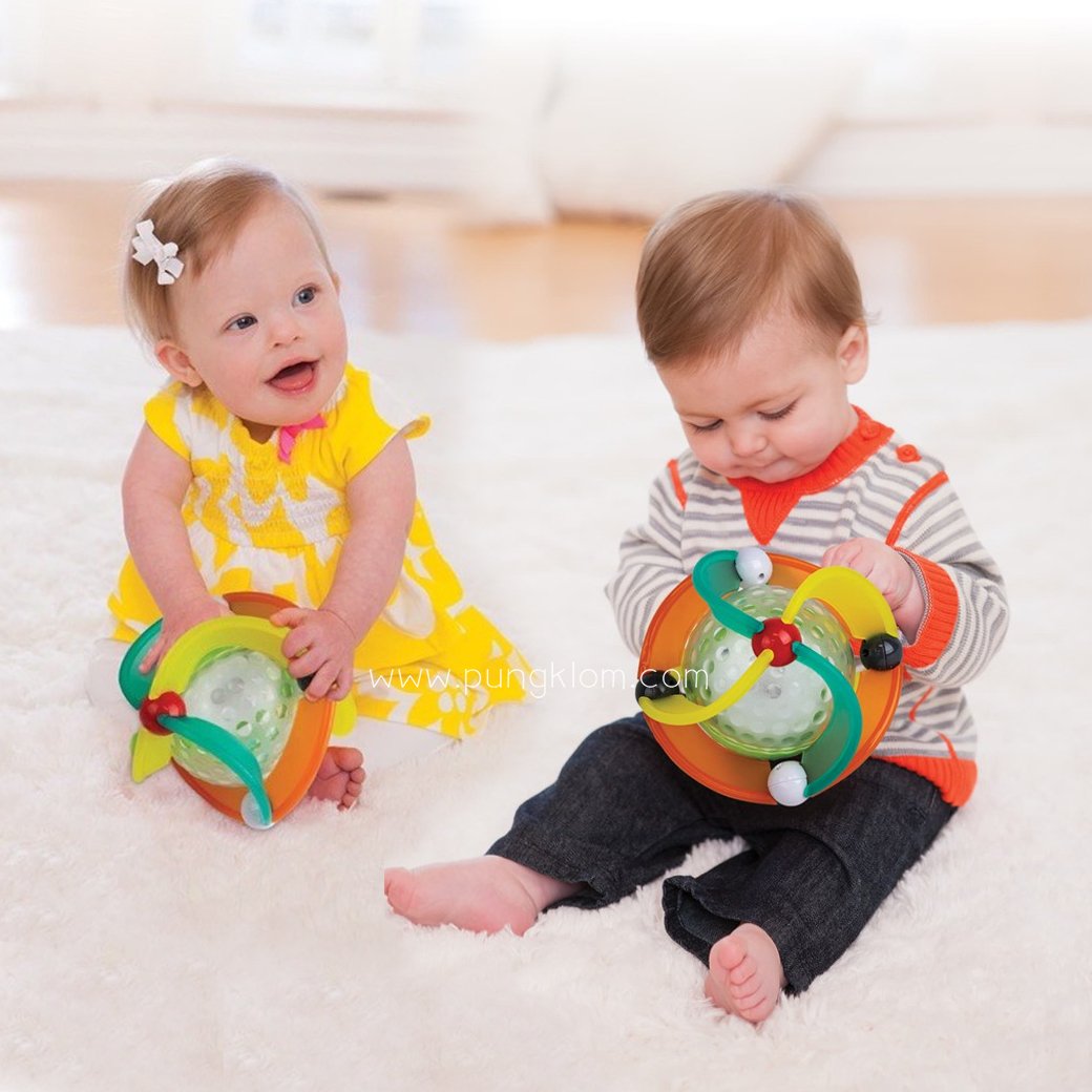 INFANTINO TWINKLE LIGHT & SOUND BALL pungklom