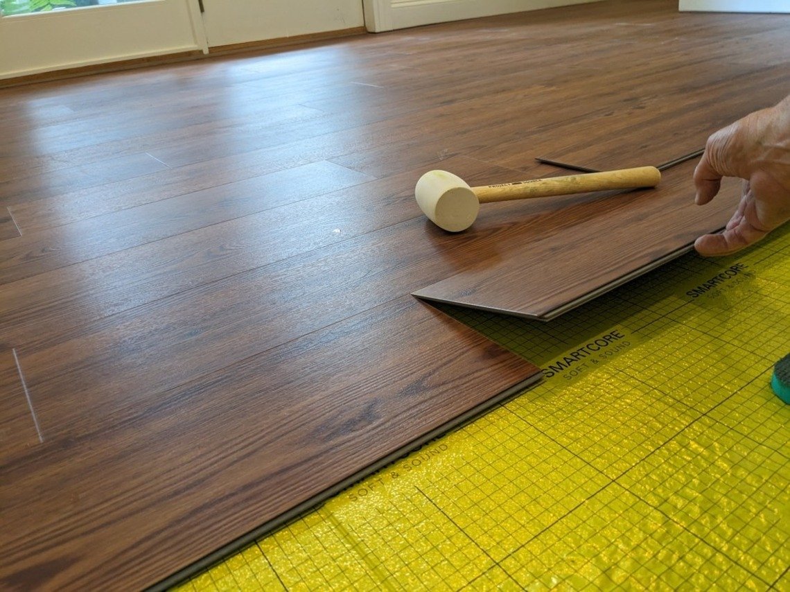 self-adhesive-vinyl-tile.jpg
