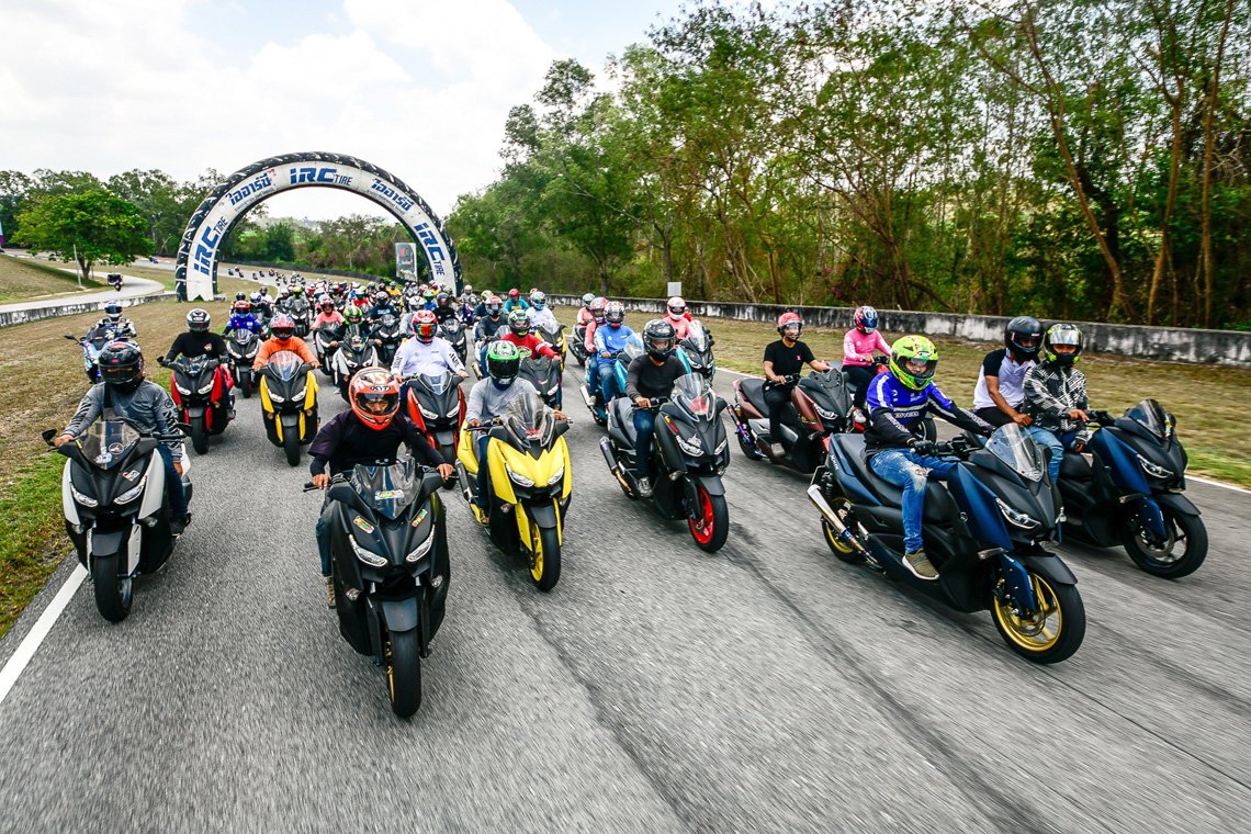 ลูกค้า XMAX ร่วมพัน บิดชมศึก 2 ล้อที่ พีระฯ