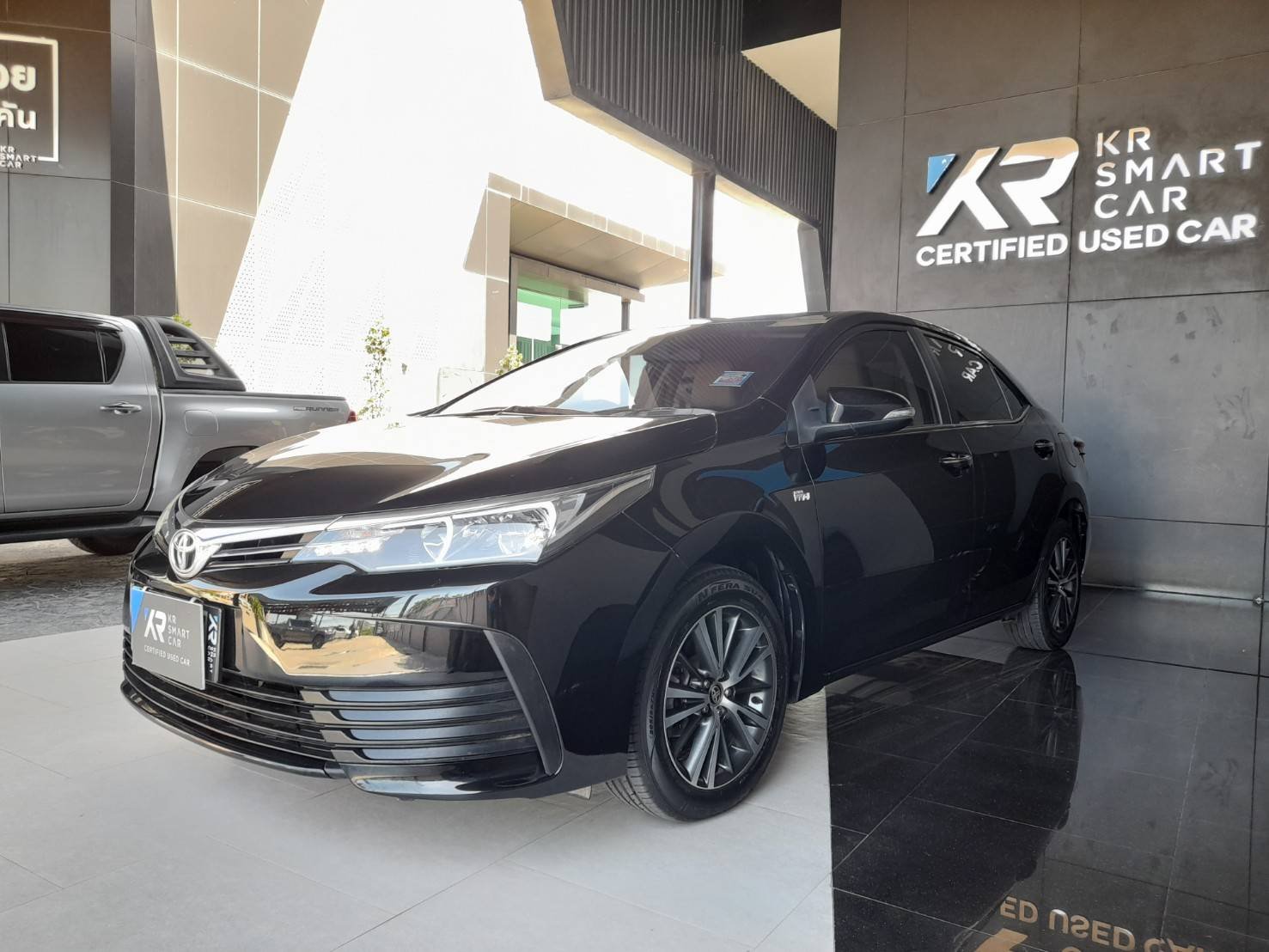 Toyota Altis 1.6G AT สีดำ ปี2017