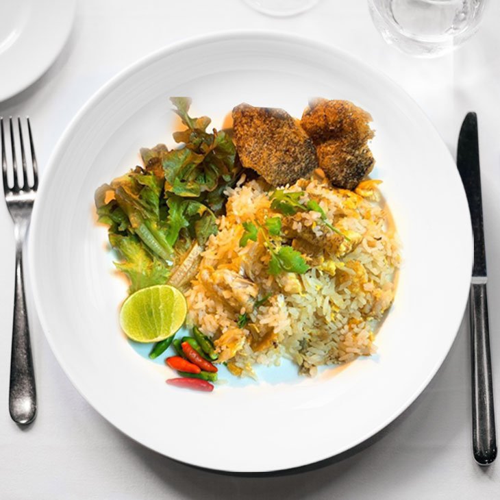 ข้าวผัดพริกขี้หนูสลิดกรอบ