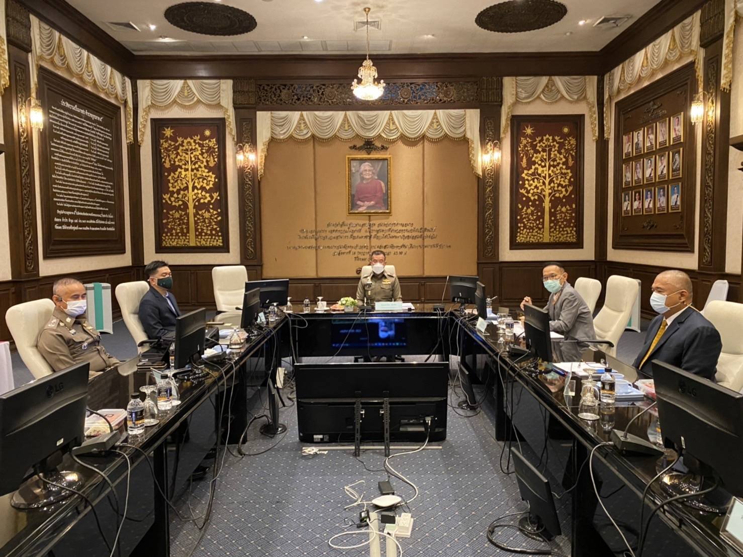 พล.ต.ท.ปิยะ ต๊ะวิชัย ร่วมกับธนาคารแห่งประเทศไทยภาคเหนือช่วยเหลือปัญหาหนี้สินข้าราชการ พล.ต.ท.ปิยะ ต๊ะวิชัย ร่วมกับธนาคารแห่งประเทศไทยภาคเหนือช่วยเหลือปัญหาหนี้สินข้าราชการ