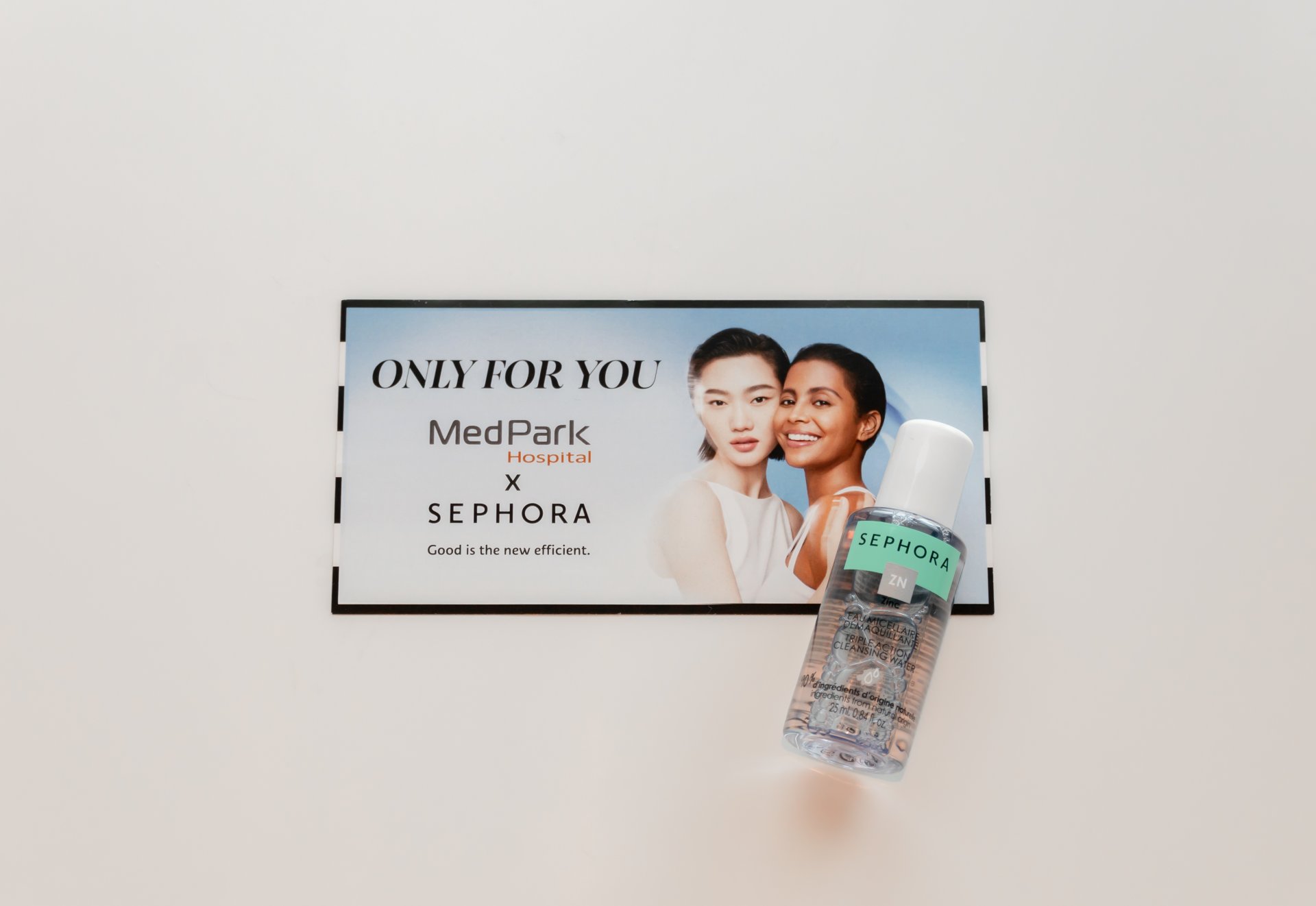 โรงพยาบาลเมดพาร์ค ตอกย้ำความเป็นโรงพยาบาลที่ให้ความสำคัญกับการบริการโดยคำนึงถึงคนไข้เป็นศูนย์กลาง เพิ่มความสะดวกสบายให้แก่ผู้เข้าพักรักษาตัวที่โรงพยาบาลด้วยการมอบ  ไมเซล่า วอเตอร์ ทำความสะอาดผิวหน้าระหว่างรักษาตัว โรงพยาบาลเมดพาร์ค ตอกย้ำความเป็นโรงพยาบาลที่ให้ความสำคัญกับการบริการโดยคำนึงถึงคนไข้เป็นศูนย์กลาง เพิ่มความสะดวกสบายให้แก่ผู้เข้าพักรักษาตัวที่โรงพยาบาลด้วยการมอบ  ไมเซล่า วอเตอร์ ทำความสะอาดผิวหน้าระหว่างรักษาตัว