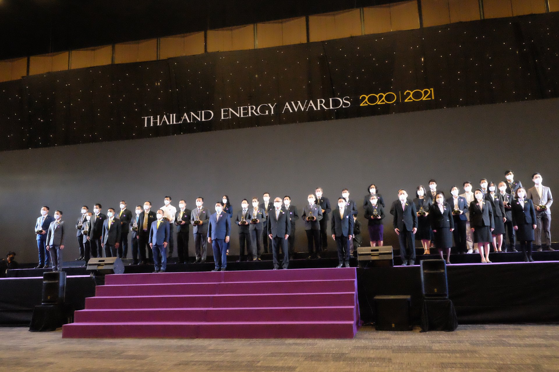กระทรวงพลังงาน มอบรางวัล Thailand Energy Awards 2020 และ 2021 ก้าวสู่ทศวรรษที่ 3 ช่วยประหยัดพลังงานรวม 10,526 ล้านบาท ลดคาร์บอนช่วยโลก 2.02 ล้านตันสร้างไทยผงาดเป็นผู้นำด้านพลังงานระดับอาเซียนอย่างยั่งยืน