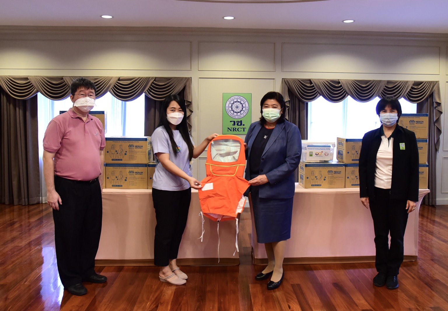 วช. มอบนวัตกรรมชุด PAPR แก่โรงพยาบาลอุ้มผาง และโรงพยาบาลในจังหวัดตาก เพื่อรับมือโควิด-19 วช. มอบนวัตกรรมชุด PAPR แก่โรงพยาบาลอุ้มผาง และโรงพยาบาลในจังหวัดตาก เพื่อรับมือโควิด-19