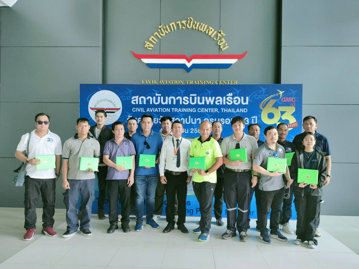 สบพ.มอบประกาศนียบัตร แก่ผู้สำเร็จการฝึกอบรมหลักสูตร Aeroplane Piston Refresher Course (APR) รุ่นที่ 39