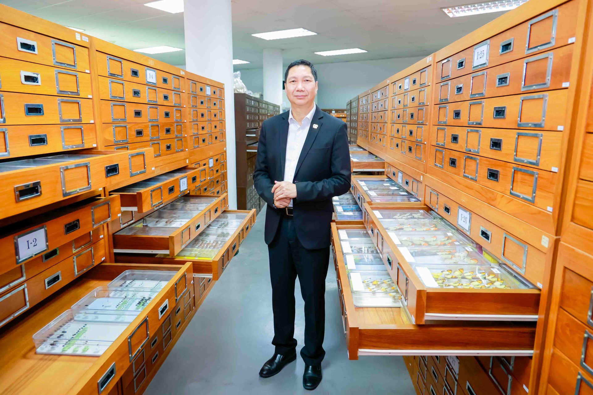 นักวิจัย NSM ค้นพบ เปราะนพรัตน์ พืชเฉพาะถิ่นของไทยพันธุ์ใหม่ของโลก ที่ดอยสะเก็ด-สันกำแพง ได้รับการตีพิมพ์ลงวารสารระดับนานาชาติ Annales Botanici Fennici (Q2) ประเทศฟินเเลนด์