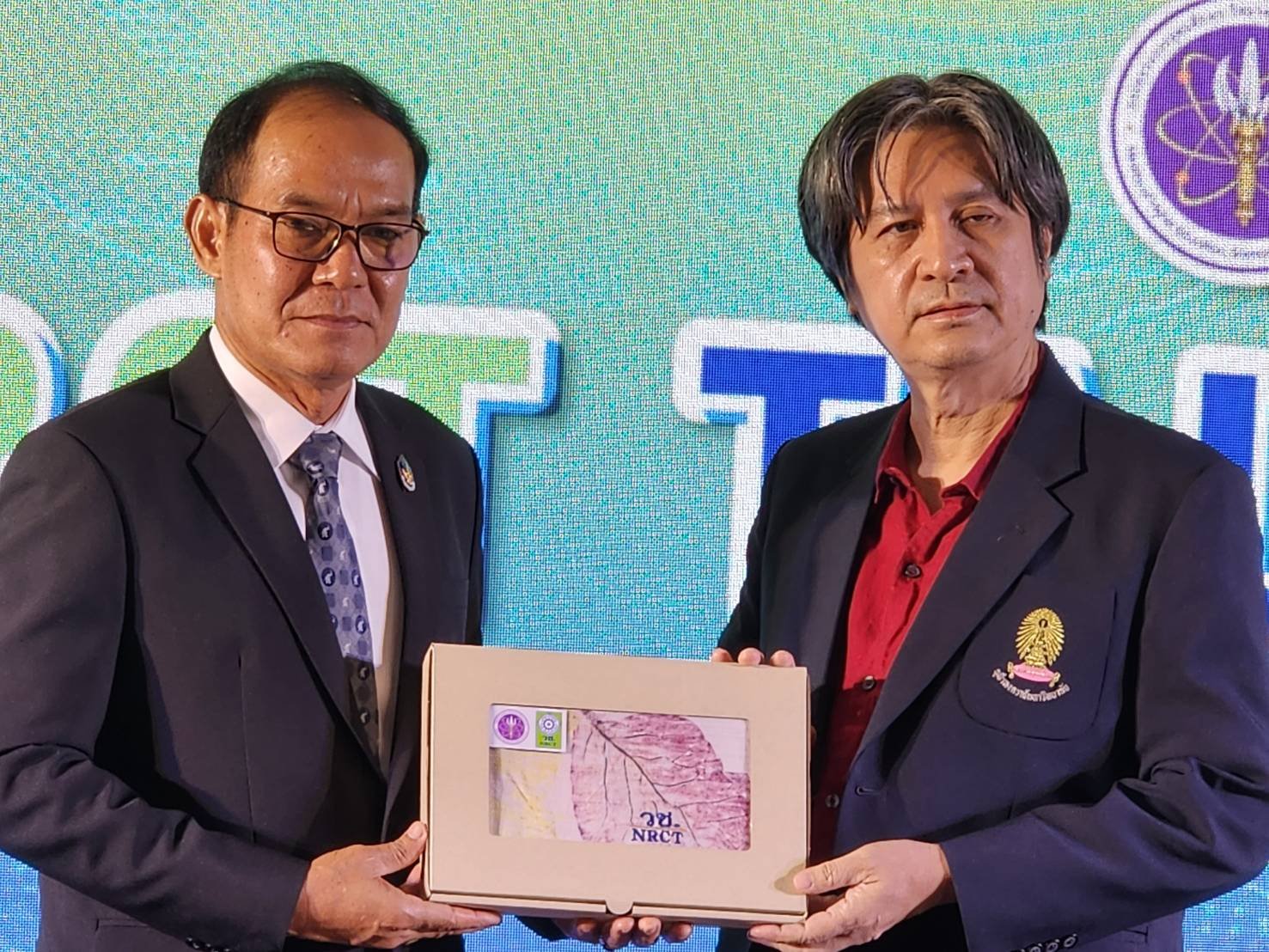 วช.เชิดชูเกียรติ ผู้พัฒนาคลังข้อมูลไทย รศ.ดร.วิโรจน์ อรุณมานะกุล เป็นนักวิจัยดีเด่นสาขาปรัชญาปี 66 วช.เชิดชูเกียรติ ผู้พัฒนาคลังข้อมูลไทย รศ.ดร.วิโรจน์ อรุณมานะกุล เป็นนักวิจัยดีเด่นสาขาปรัชญาปี 66