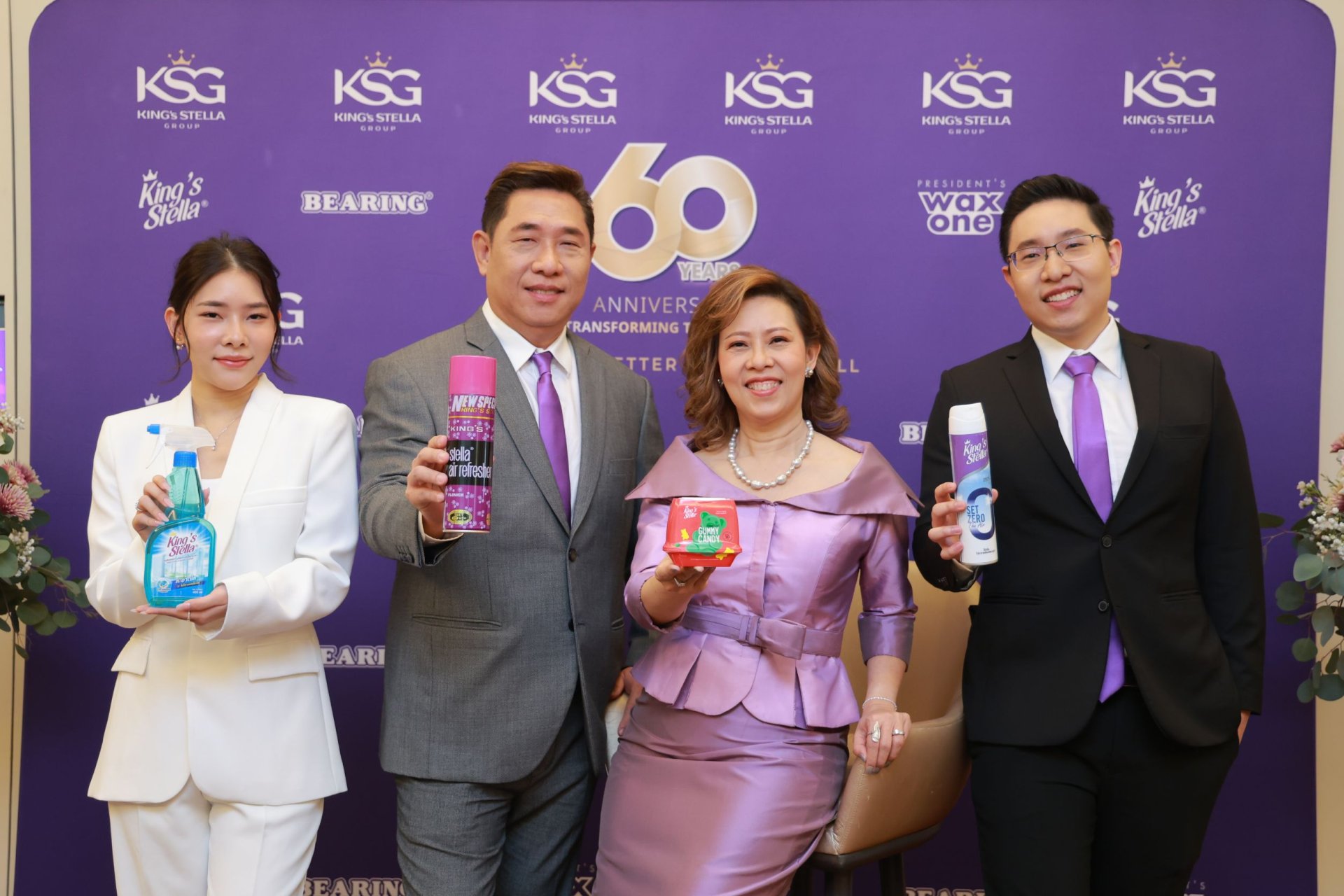 ‘คิงสเตลล่า กรุ๊ป (KSG)’ ฉลอง ‘ครบรอบ 60 ปี’ ลุยทรานส์ฟอร์มครั้งใหญ่ กางแผน 5 ปี ทุ่มงบ 250 ล้านบาท บุกตลาดเต็มสูบ โกยยอดทะลุ 2,000 ล้านบาท ‘คิงสเตลล่า กรุ๊ป (KSG)’ ฉลอง ‘ครบรอบ 60 ปี’ ลุยทรานส์ฟอร์มครั้งใหญ่ กางแผน 5 ปี ทุ่มงบ 250 ล้านบาท บุกตลาดเต็มสูบ โกยยอดทะลุ 2,000 ล้านบาท