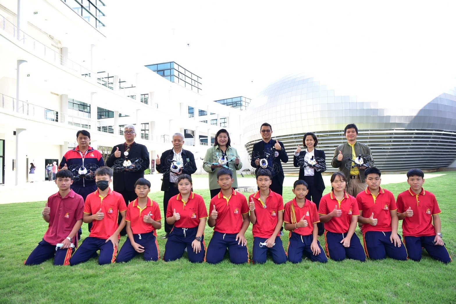 วช. ขึ้นเหนือ จับมือ สมาคมกีฬาเครื่องบินจำลองฯ ถ่ายทอดเทคโนโลยีโดรนแปรอักษร วันที่ 22 - 24 ธันวาคมนี้ ที่เชียงใหม่ วช. ขึ้นเหนือ จับมือ สมาคมกีฬาเครื่องบินจำลองฯ ถ่ายทอดเทคโนโลยีโดรนแปรอักษร วันที่ 22 - 24 ธันวาคมนี้ ที่เชียงใหม่