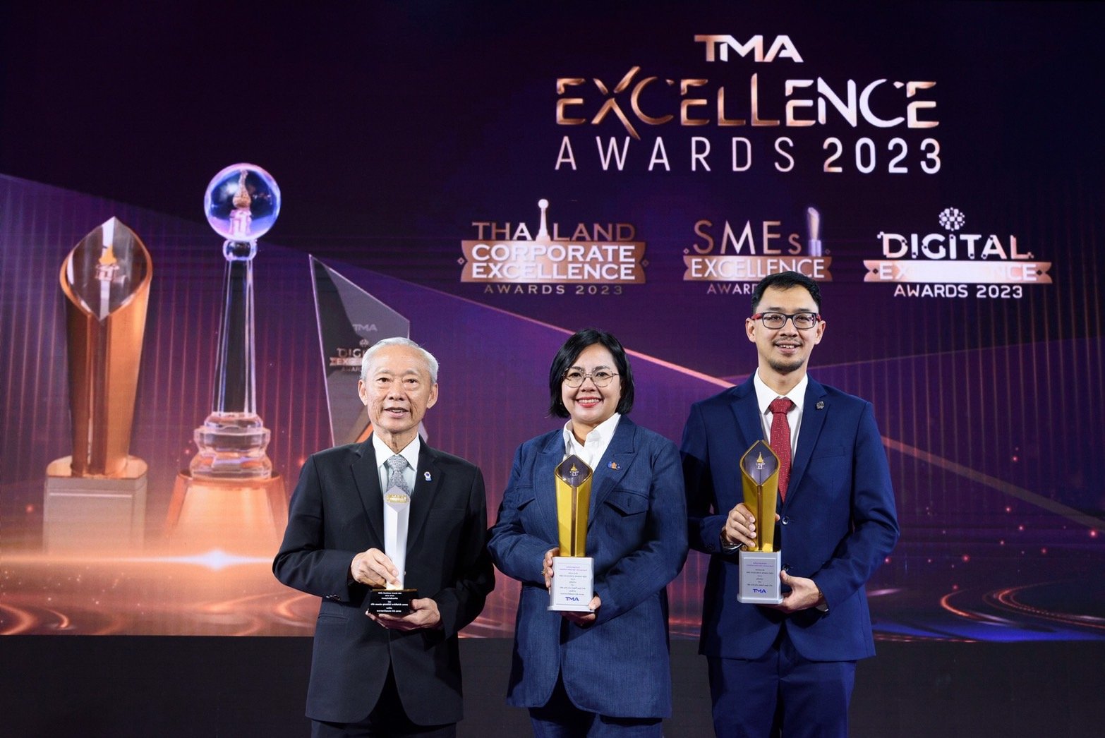 ทีทีบี พร้อมลูกค้าธุรกิจ ร่วมคว้า 2 รางวัล จากเวที SMEs Excellence Awards 2023 ตอกย้ำความเป็นพันธมิตรช่วยผลักดัน SME เติบโตอย่างยั่งยืน ทีทีบี พร้อมลูกค้าธุรกิจ ร่วมคว้า 2 รางวัล จากเวที SMEs Excellence Awards 2023 ตอกย้ำความเป็นพันธมิตรช่วยผลักดัน SME เติบโตอย่างยั่งยืน