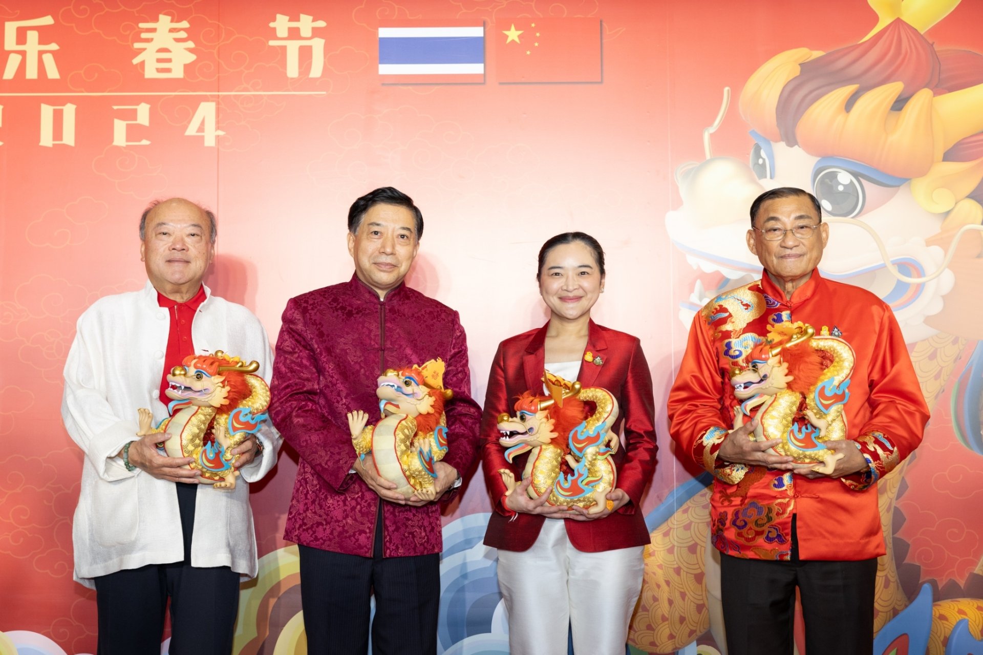 สถานเอกอัครราชทูตจีนฯ ประสานความร่วมมือ กระทรวงการท่องเที่ยวและกีฬากระทรวงวัฒนธรรม และบีทีเอส กรุ๊ปฯ จัดงาน Happy Chinese New Year @ BTS SkyTrain ฉลองเทศกาลตรุษจีน สานความสัมพันธ์วัฒนธรรมจีน-ไทย