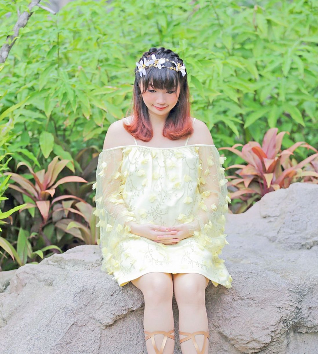 Yellow and Light Yellow Maternity Dress Yellow and Light Yellow Maternity Dress