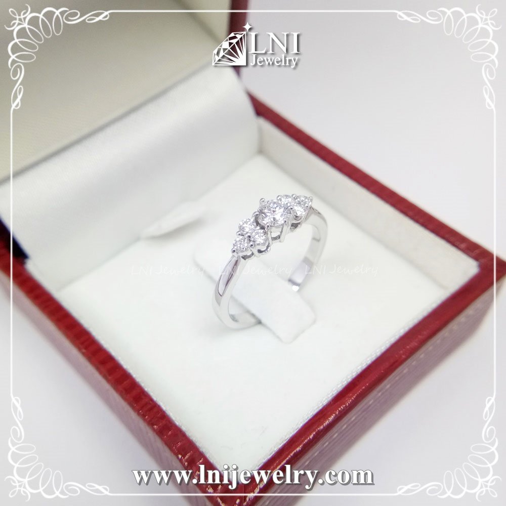 WD475 Diamond Ring