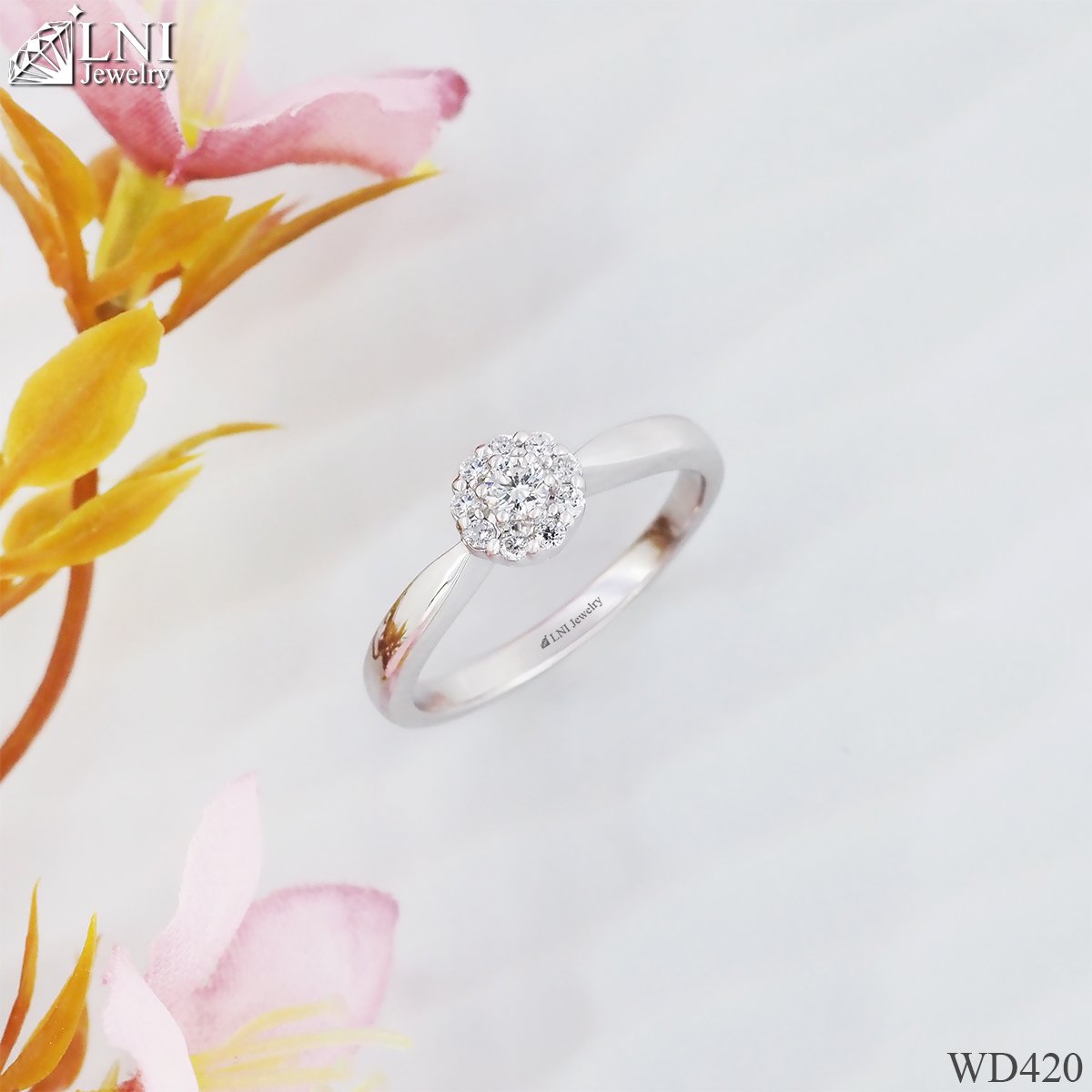 WD420 Halo Diamond Ring