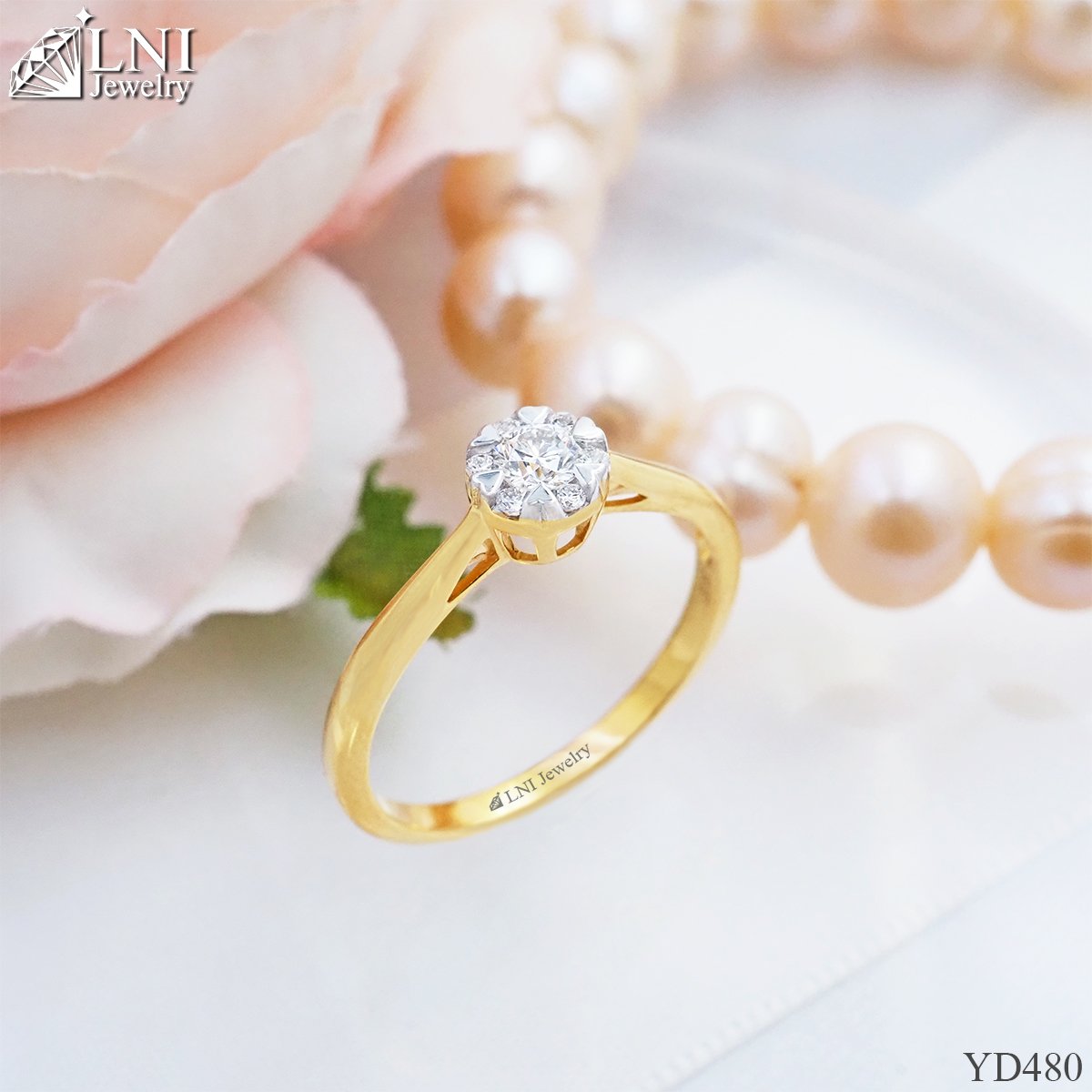 YD480 Halo Diamond Ring