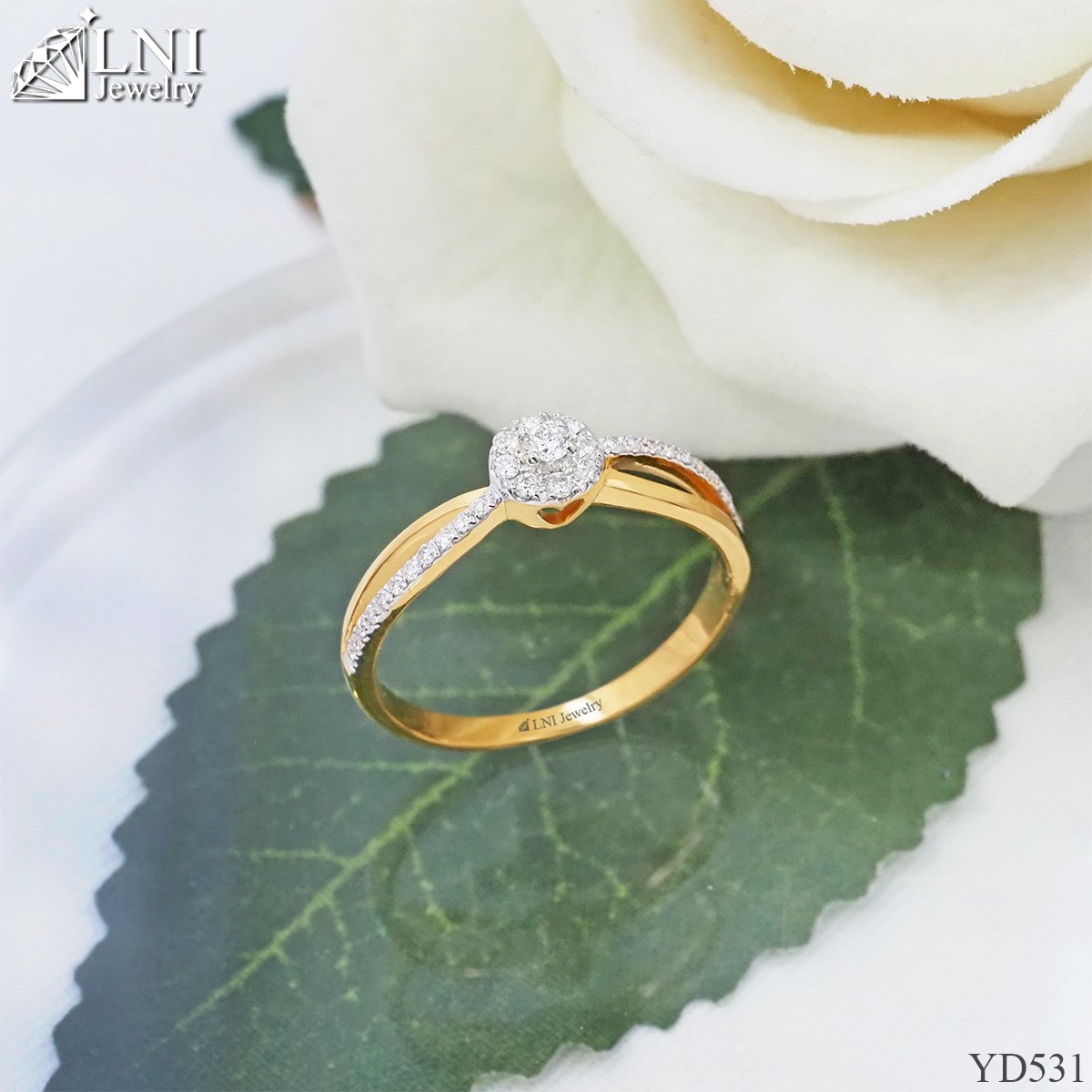 YD531 Halo Diamond Ring
