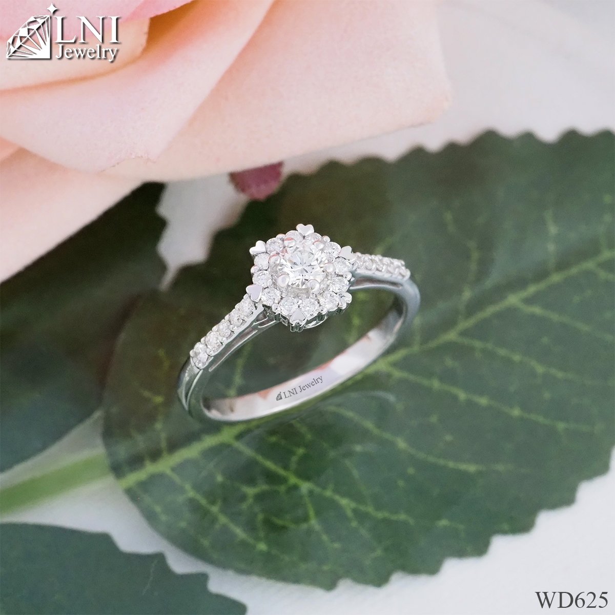 WD625 Halo Diamond Ring