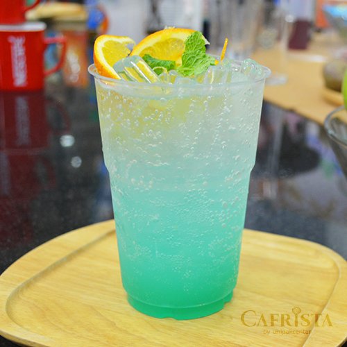 Sparking blue lemonade