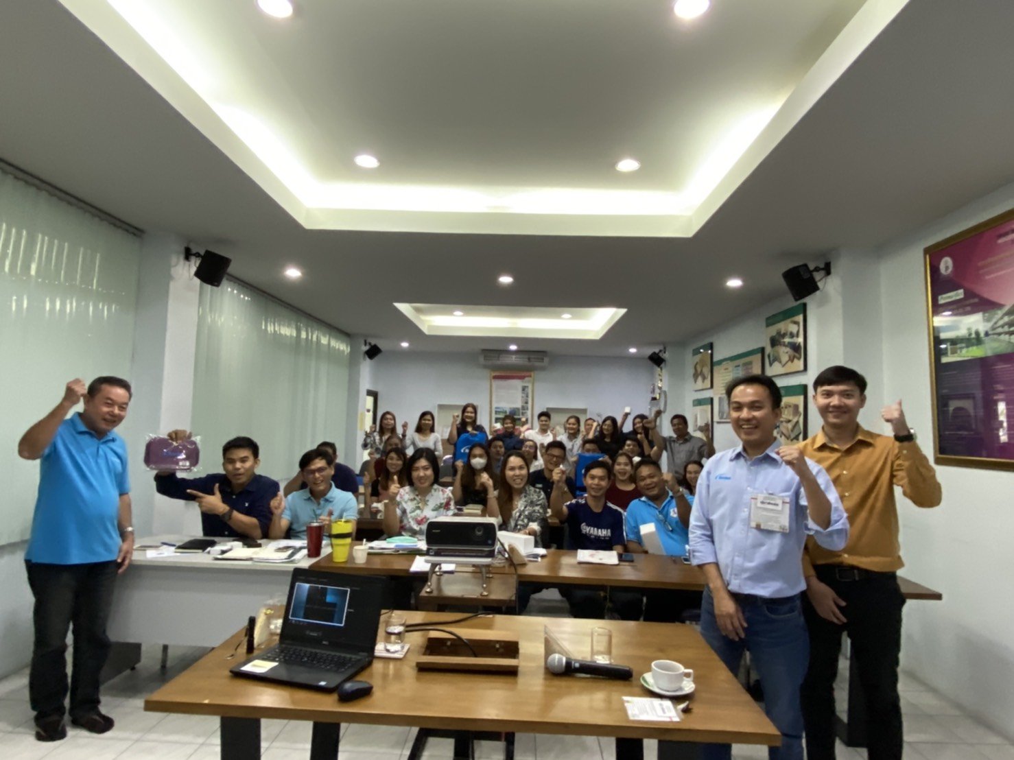 อบรมการสัมมนา "การใช้งานของเครื่องจักรในกาว HOT MELT"