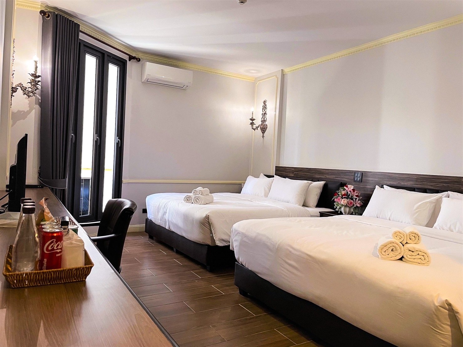 Quadruple Room (เตียงใหญ่ 2 เตียง) Quadruple Room (เตียงใหญ่ 2 เตียง)