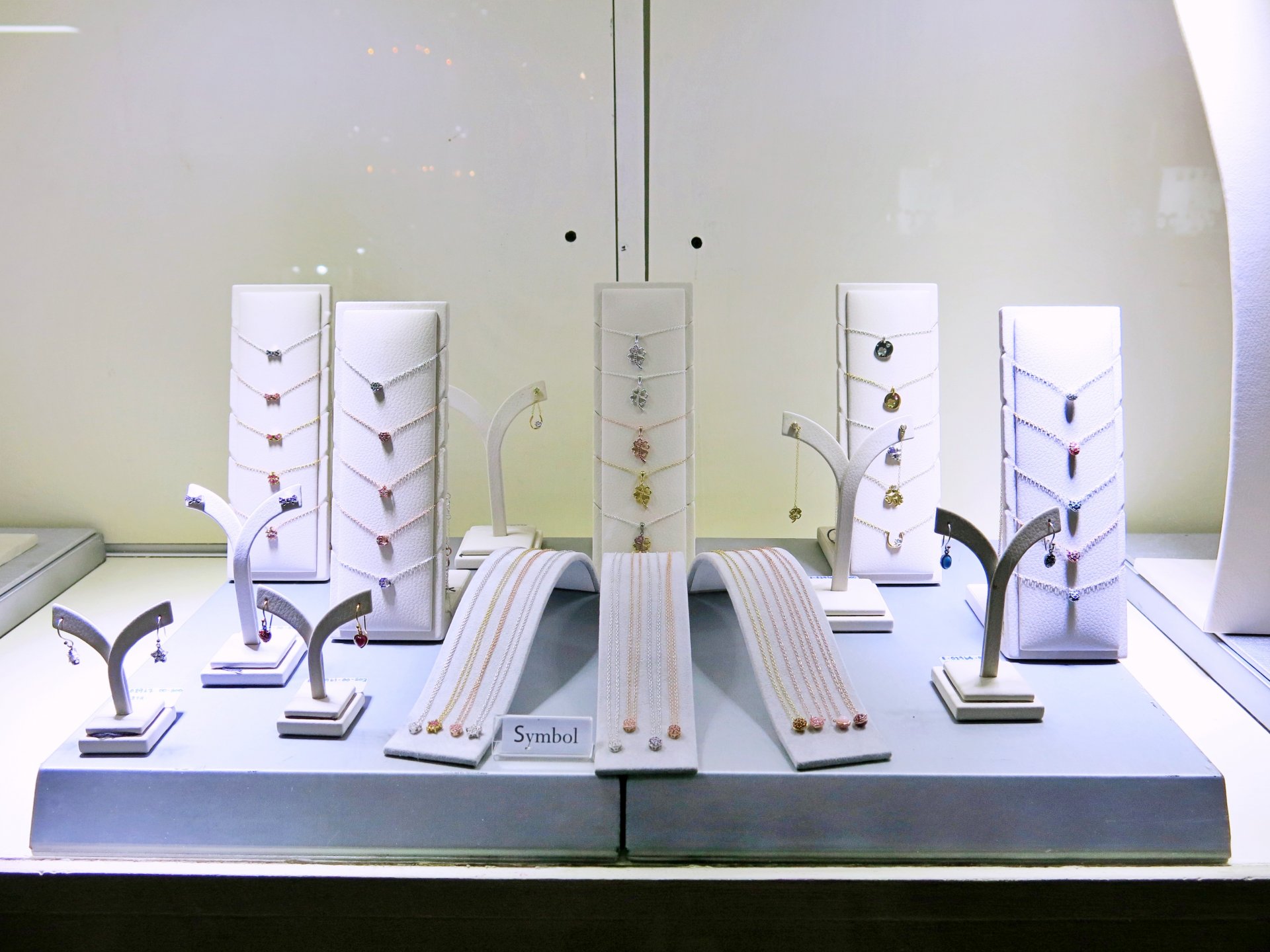 Bangkok Gems Jewelry Fair 2016