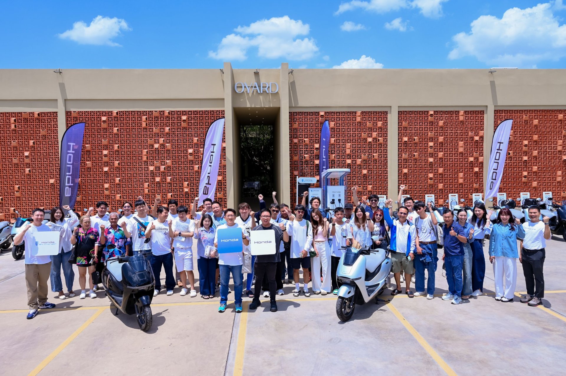 รถจักรยานยนต์ฮอนด้า สานต่อ Honda UC3 Society Meet ครั้งที่ 2 รวมพลังคอมมูนิตี้ New Honda UC3 แลกเปลี่ยนประสบการณ์ พร้อมขับเคลื่อนสังคมการใช้รถจักรยานยนต์ไฟฟ้า