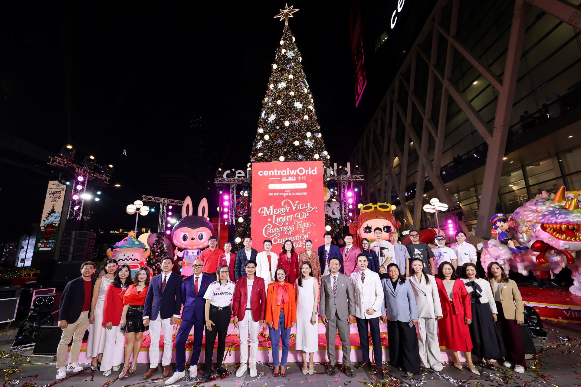 รถจักรยานยนต์ Honda ต้อนรับเทศกาลส่งท้ายปีในงาน Light Up Christmas Tree Celebration 2025 ที่เซ็นทรัลเวิลด์