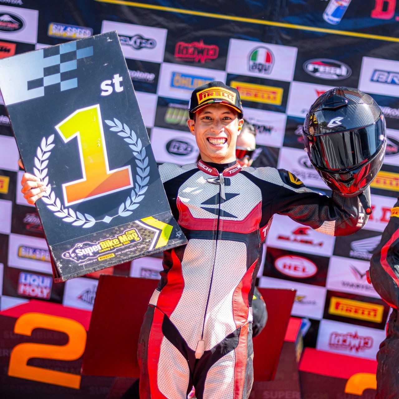 " ม้วนเดียวจบ! ZONTES 368K คว้าแชมป์รุ่น Scooter 400cc Open ในศึกสนามแข่งขัน SuperbikeMag. com Trackday & Trophy"