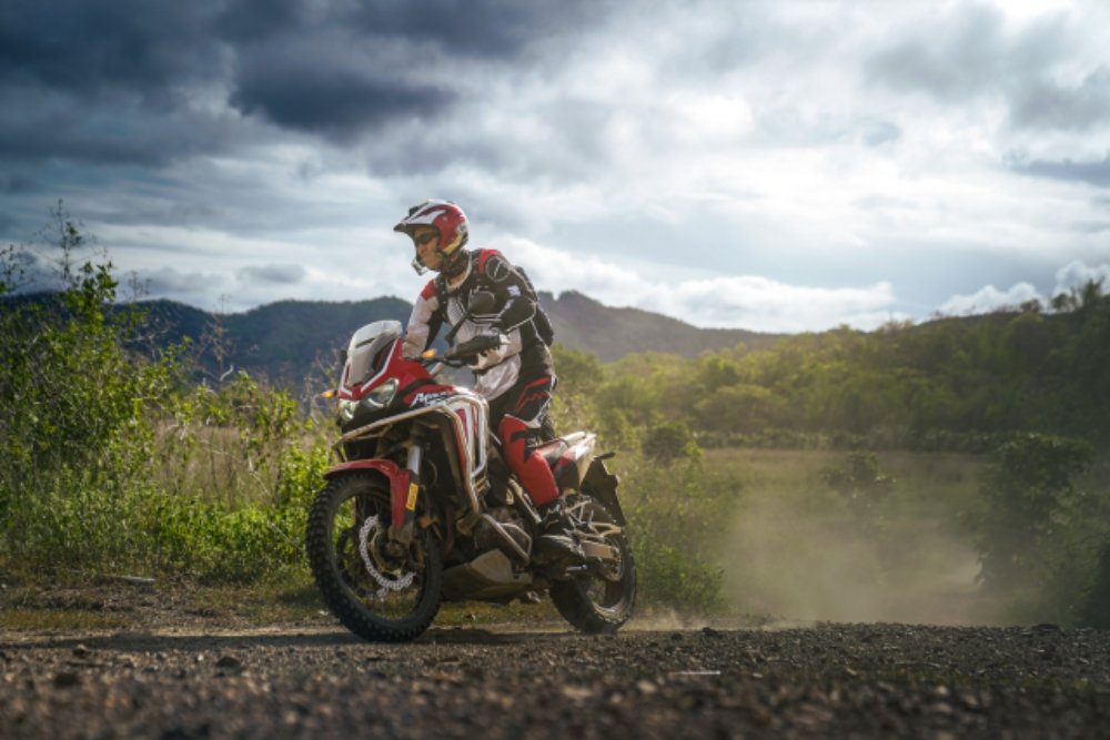 ฮอนด้าชวนไบค์เกอร์สายลุย บุกเส้นทางฝุ่นสุดเร้าใจ จังหวัดเพชรบุรี ในกิจกรรม Honda DIRT Xperience 2024 ฮอนด้าชวนไบค์เกอร์สายลุย บุกเส้นทางฝุ่นสุดเร้าใจ จังหวัดเพชรบุรี ในกิจกรรม Honda DIRT Xperience 2024