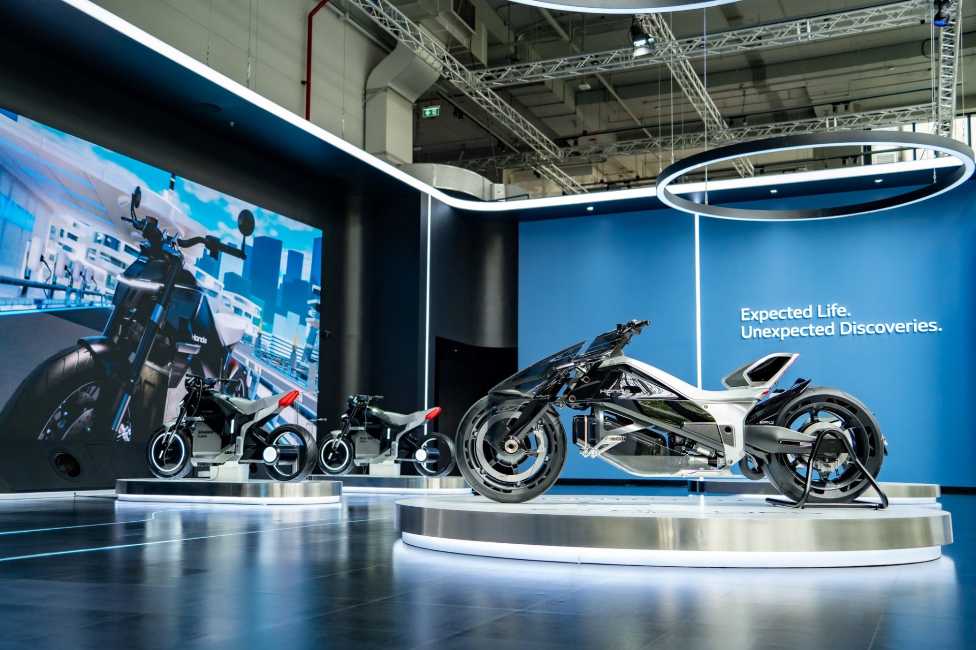 ฮอนด้า เปิดให้ยลโฉม EV Outlier โมเดลจักรยานยนต์ไฟฟ้าต้นแบบระดับโลกอย่างใกล้ชิด เป็นที่แรกในประเทศไทย ที่ The M.O.V.E. by Honda