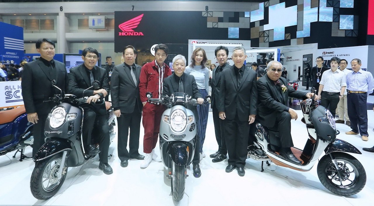 ฮอนด้าทุ่มงบ 6 ล้านบาท พัฒนารถต้นแบบ Honda 150SS Racer สุดยอดยนตกรรมที่ผสานความเท่ร่วมสมัยสไตล์โมเดิร์นคาเฟ่เรเซอร์ จัดเต็มเปิดตัวรถโมเดลใหม่พร้อมกัน 4 รุ่นในงานมอเตอร์โชว์ 2017 ฮอนด้าทุ่มงบ 6 ล้านบาท พัฒนารถต้นแบบ Honda 150SS Racer สุดยอดยนตกรรมที่ผสานความเท่ร่วมสมัยสไตล์โมเดิร์นคาเฟ่เรเซอร์ จัดเต็มเปิดตัวรถโมเดลใหม่พร้อมกัน 4 รุ่นในงานมอเตอร์โชว์ 2017