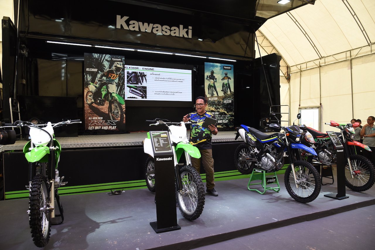 “คาวาซากิ” เอาใจสายลุย!! เปิดตัวรถวิบากตระกูล KLX พร้อมกัน3รุ่น “คาวาซากิ” เอาใจสายลุย!! เปิดตัวรถวิบากตระกูล KLX พร้อมกัน3รุ่น