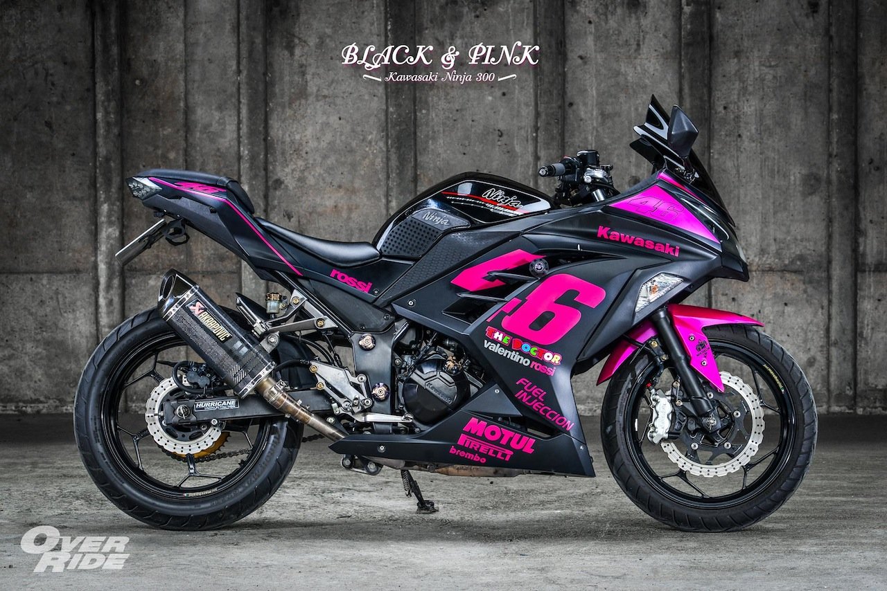 Kawasaki Ninja 300 Black & Pink