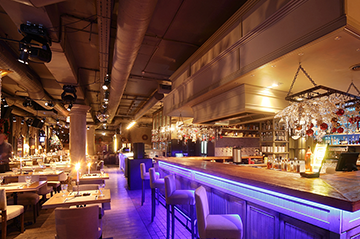 Relax with a drink in our grand shine bar Relax with a drink in our grand shine bar