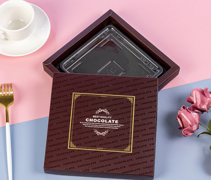 กล่องกระดาษ + ถาดพลาสติกมีฝา สำหรับใส่ช็อกโกแลต หรือขนมเบเกอรี่ ลาย Best Quality Chocolate Box สีน้ำตาลเข้ม จำนวน 10 ชุด