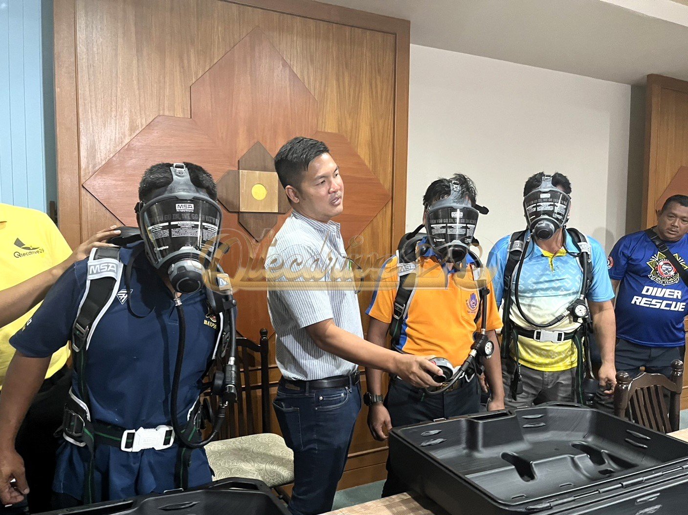 ผลงานส่งมอบ ชุดเครื่องช่วยในการหายใจแบบสะพายหลัง (SCBA) ผลงานส่งมอบ ชุดเครื่องช่วยในการหายใจแบบสะพายหลัง (SCBA)