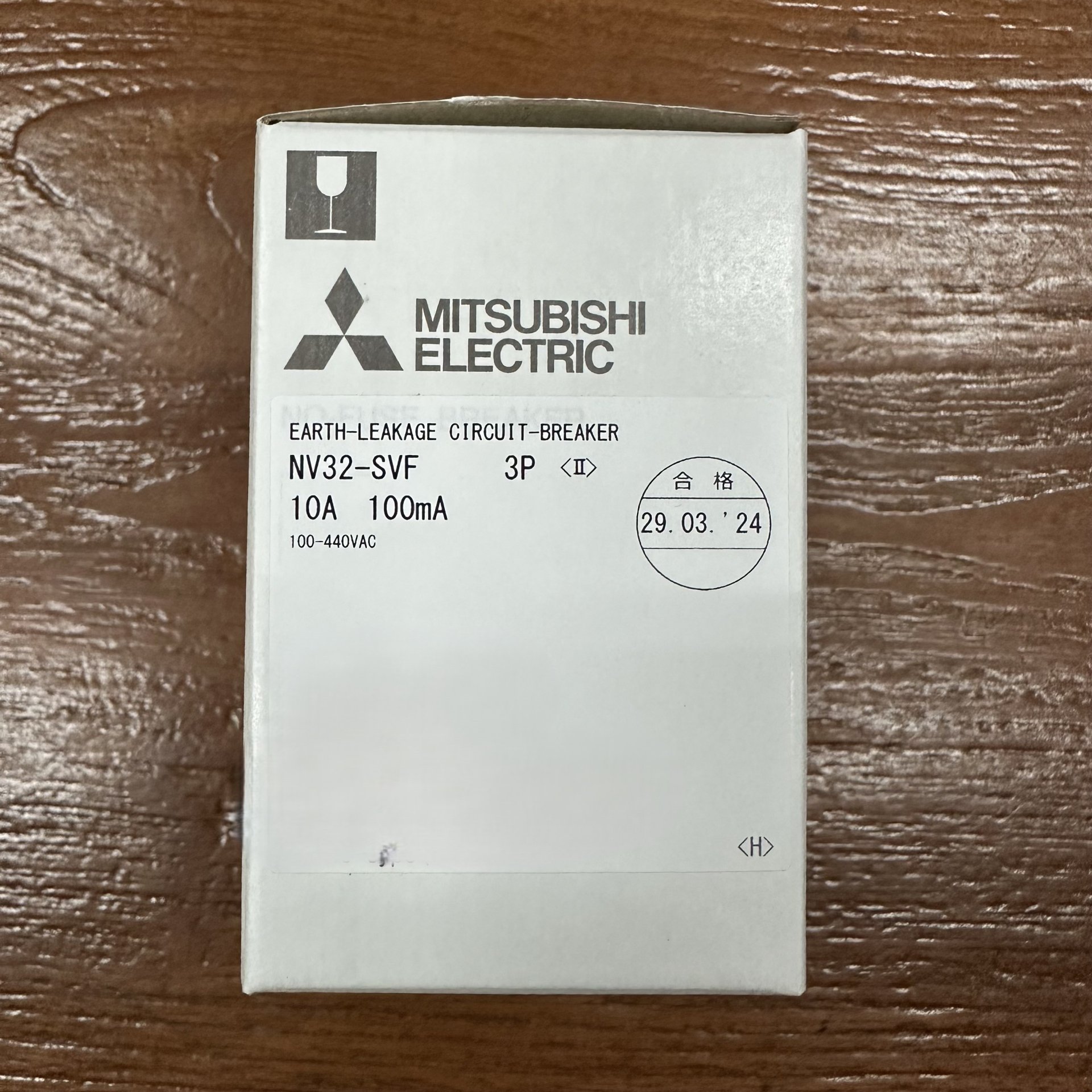 NV32-SVF 3P 15A 100mA