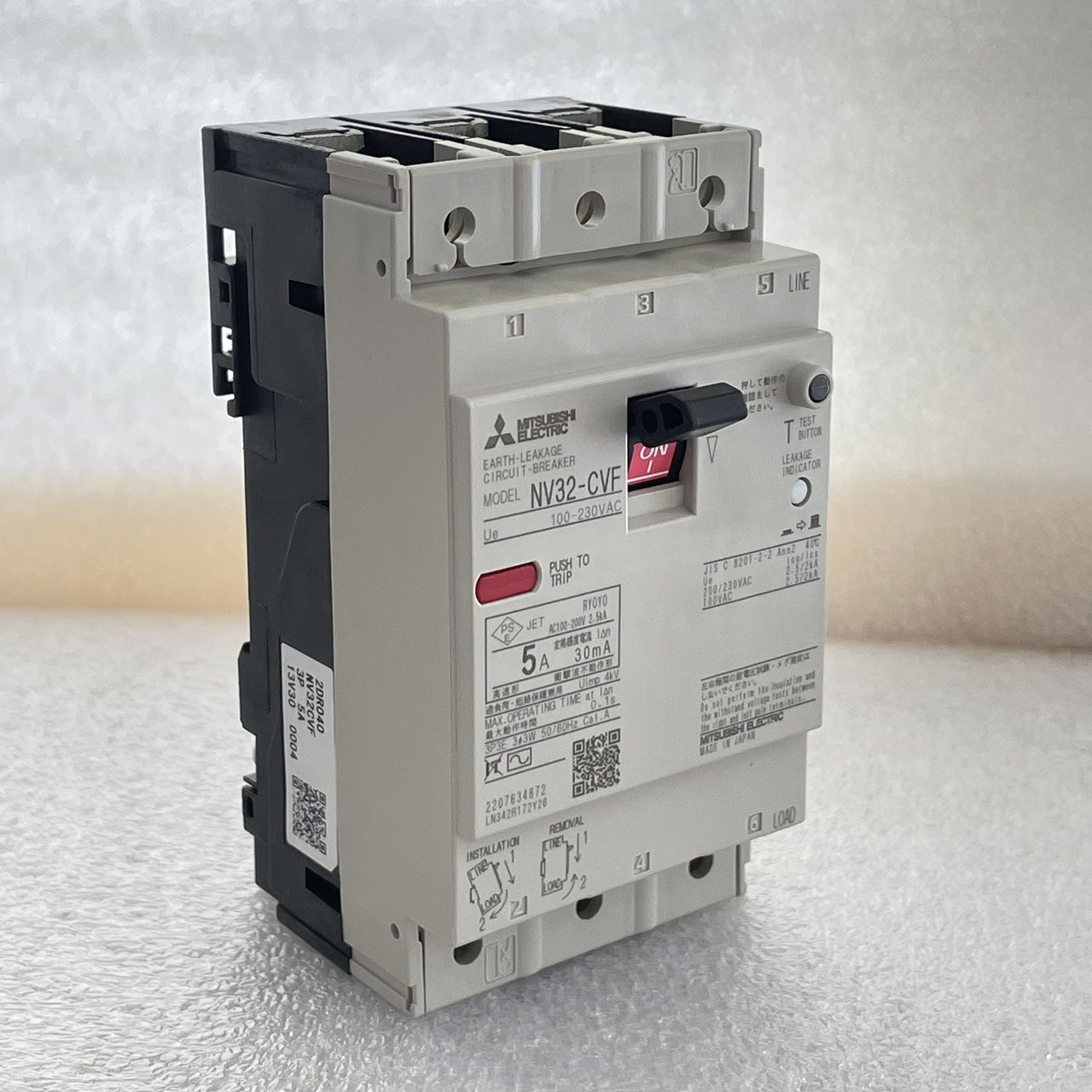 NV32-CVF 3P 5A 30MA