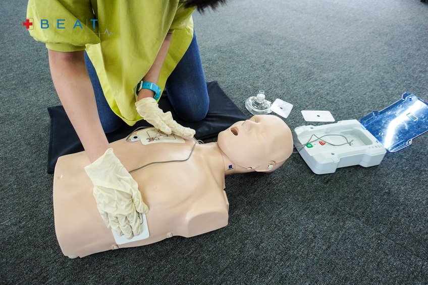 CPR AED First Aid ปฐมพยาบาล ปั๊มหัวใจ
