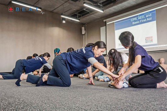 อบรม CPR ปฐมพยาบาล ปั๊มหัวใจ  AED 