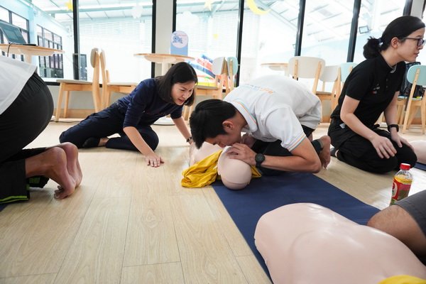 ปฐมพยาบาล cpr aed ปฐมพยาบาล cpr aed