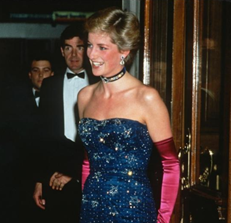 playing-trend-juliens-auctions-showcases-princess-diana-elegance-royal-collection